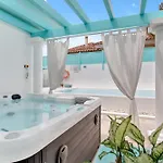 Orange Light With Private Pool * Corralejo